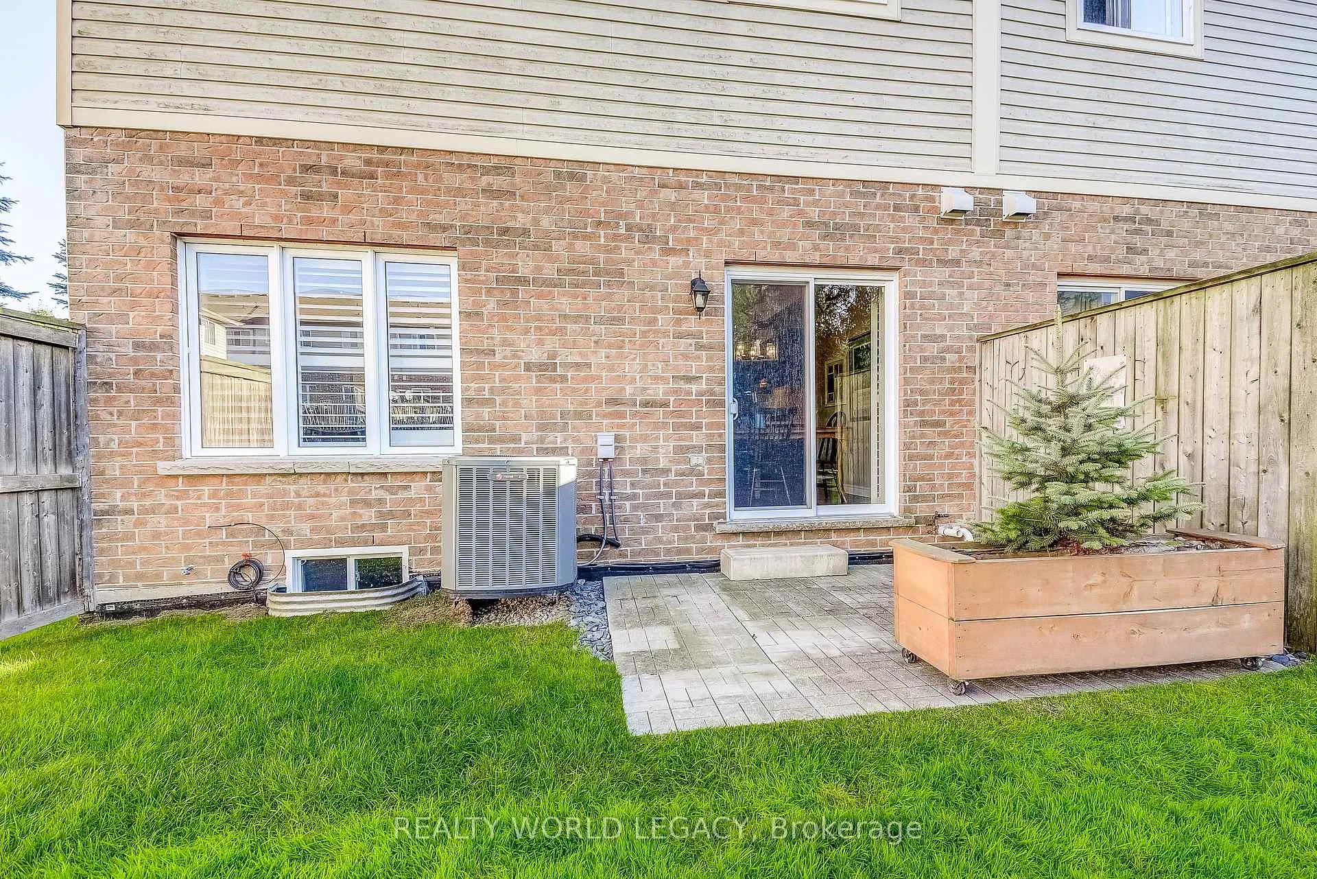 Photo 38 of 69 Myers Lane, Hamilton, Ancaster — HOMEH