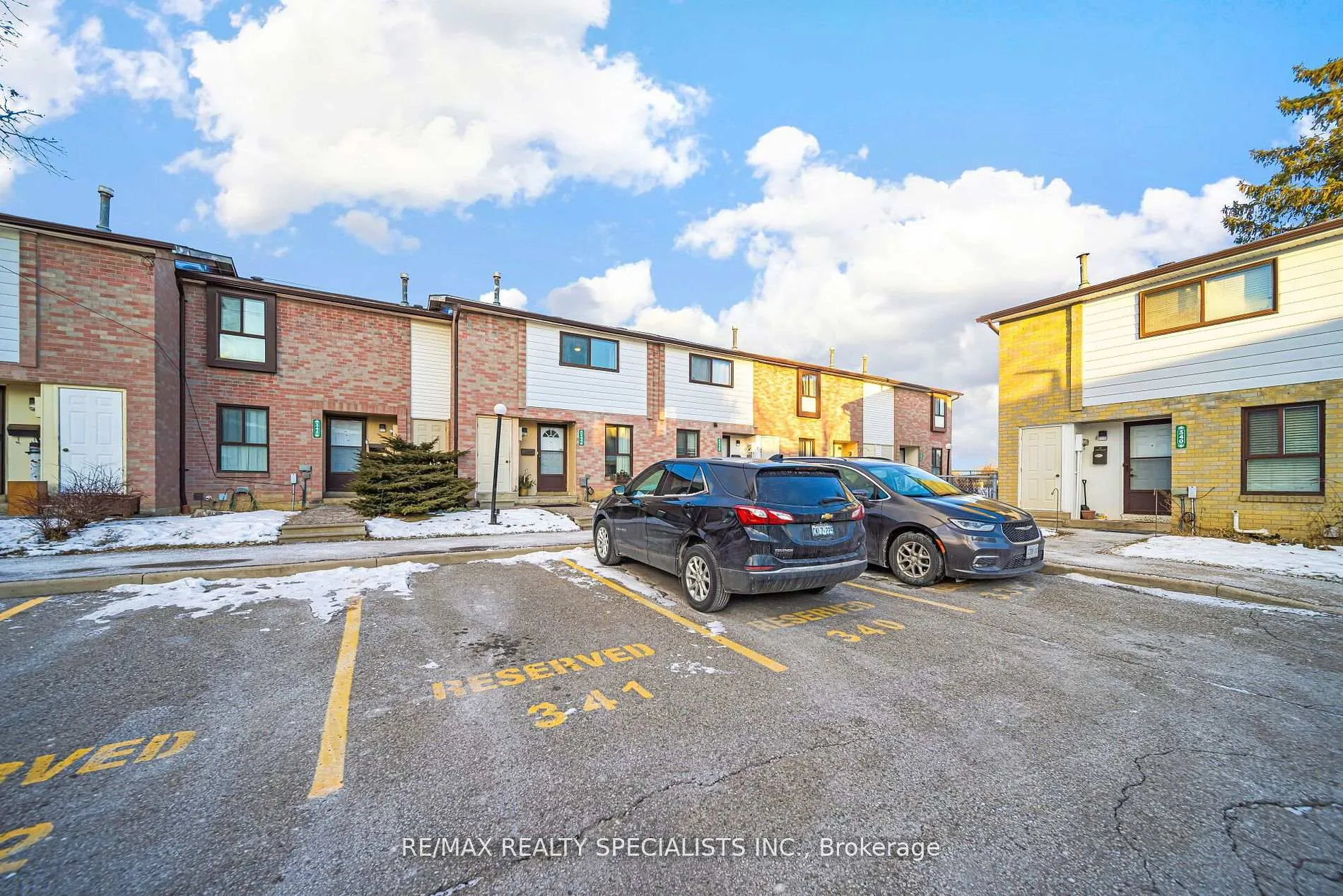Photo 3 of 344 Fleetwood Crescent, Brampton, Southgate — HOMEH