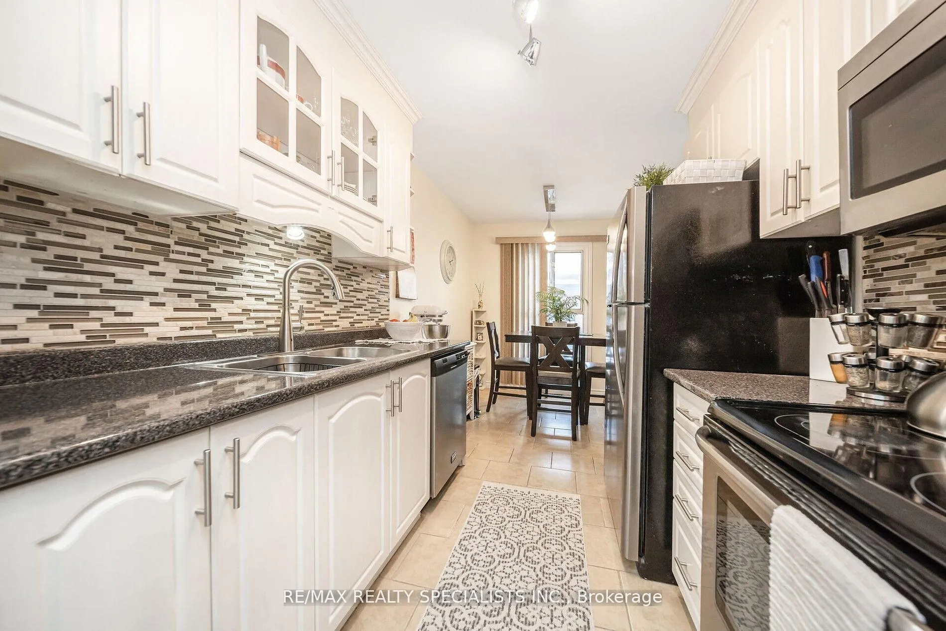 Photo 10 of 344 Fleetwood Crescent, Brampton, Southgate — HOMEH