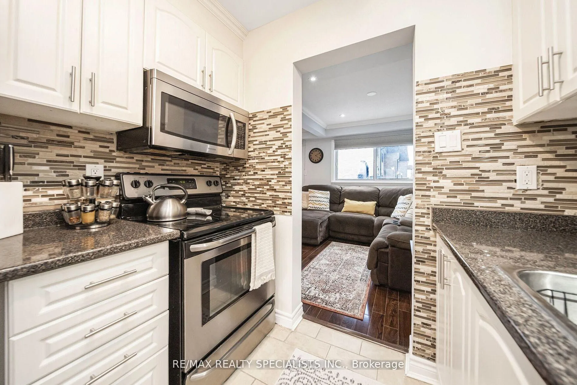 Photo 11 of 344 Fleetwood Crescent, Brampton, Southgate — HOMEH