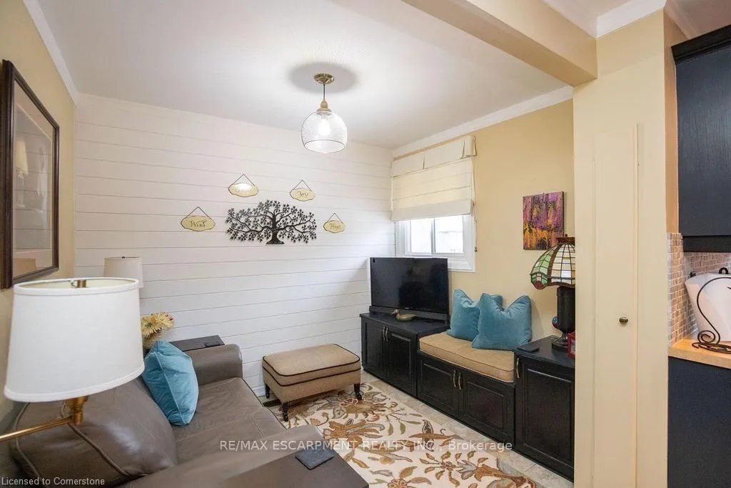 Photo 10 of 89 Larraine Avenue, Hamilton, Dundas — HOMEH