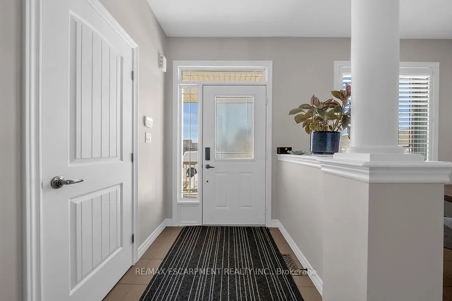 Photo 4 of 26 Ecker Lane, Hamilton, Binbrook — HOMEH