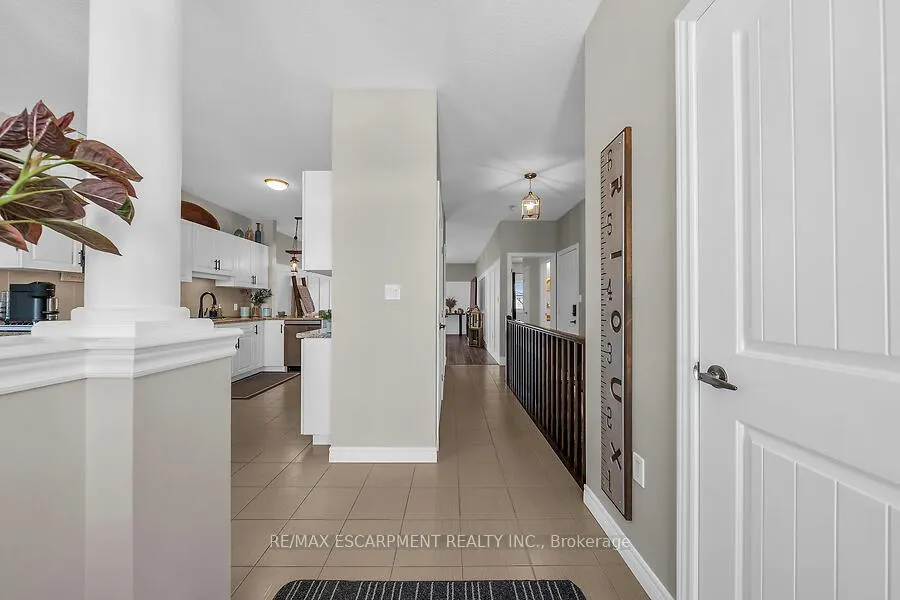 Photo 5 of 26 Ecker Lane, Hamilton, Binbrook — HOMEH