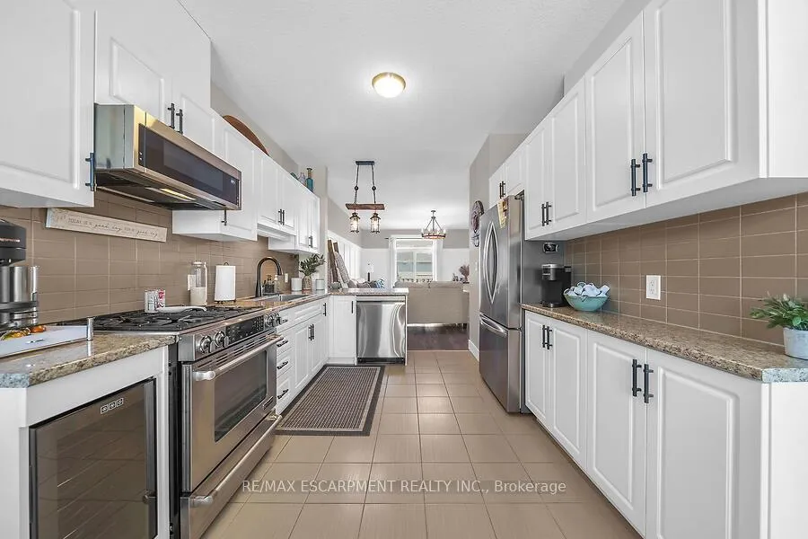 Photo 8 of 26 Ecker Lane, Hamilton, Binbrook — HOMEH