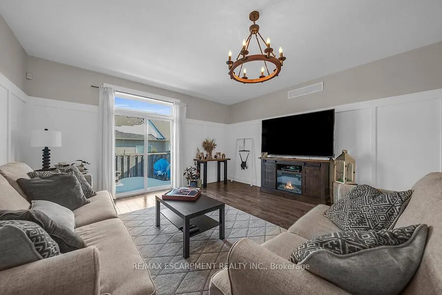 Photo 14 of 26 Ecker Lane, Hamilton, Binbrook — HOMEH