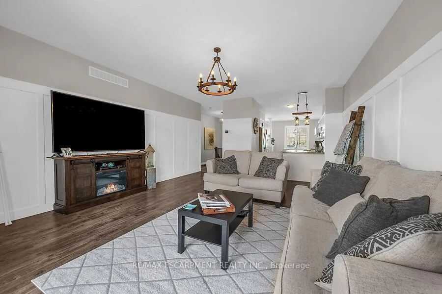 Photo 16 of 26 Ecker Lane, Hamilton, Binbrook — HOMEH