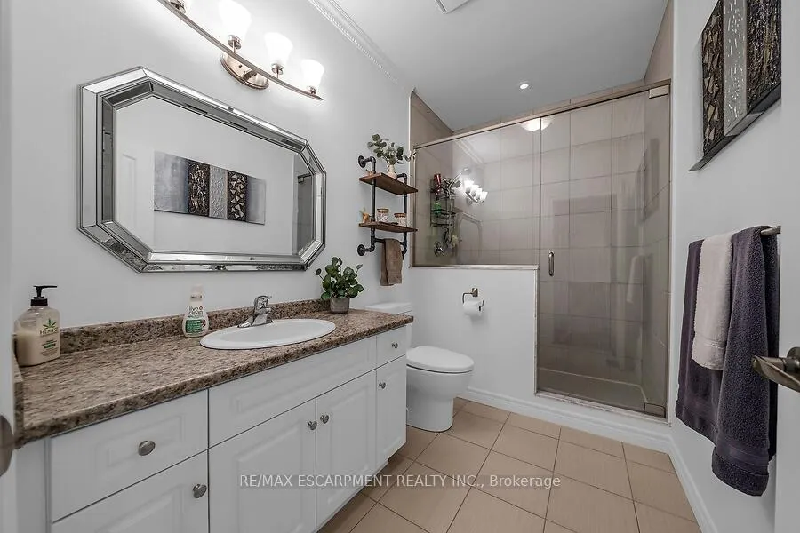 Photo 18 of 26 Ecker Lane, Hamilton, Binbrook — HOMEH