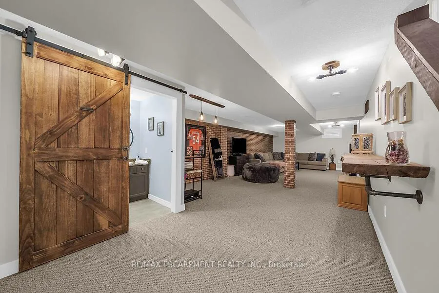 Photo 20 of 26 Ecker Lane, Hamilton, Binbrook — HOMEH