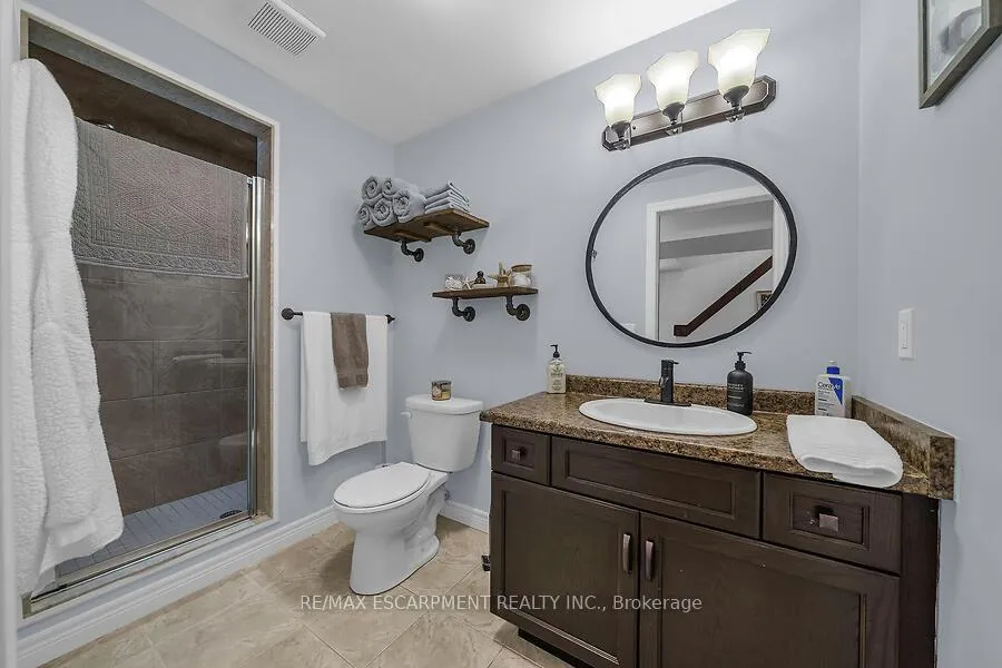 Photo 21 of 26 Ecker Lane, Hamilton, Binbrook — HOMEH