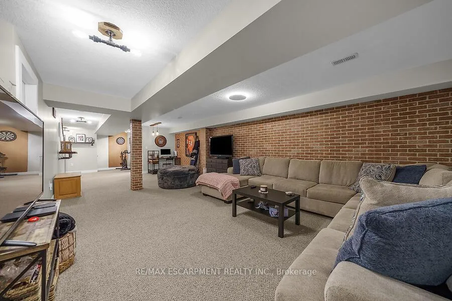 Photo 24 of 26 Ecker Lane, Hamilton, Binbrook — HOMEH