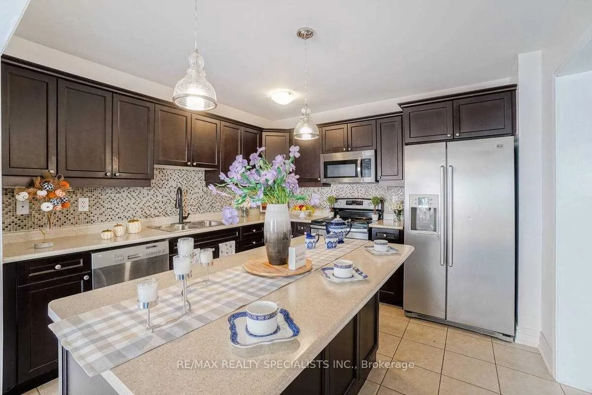 Photo 9 of 475 Zuest Crescent, Milton, Willmott — HOMEH