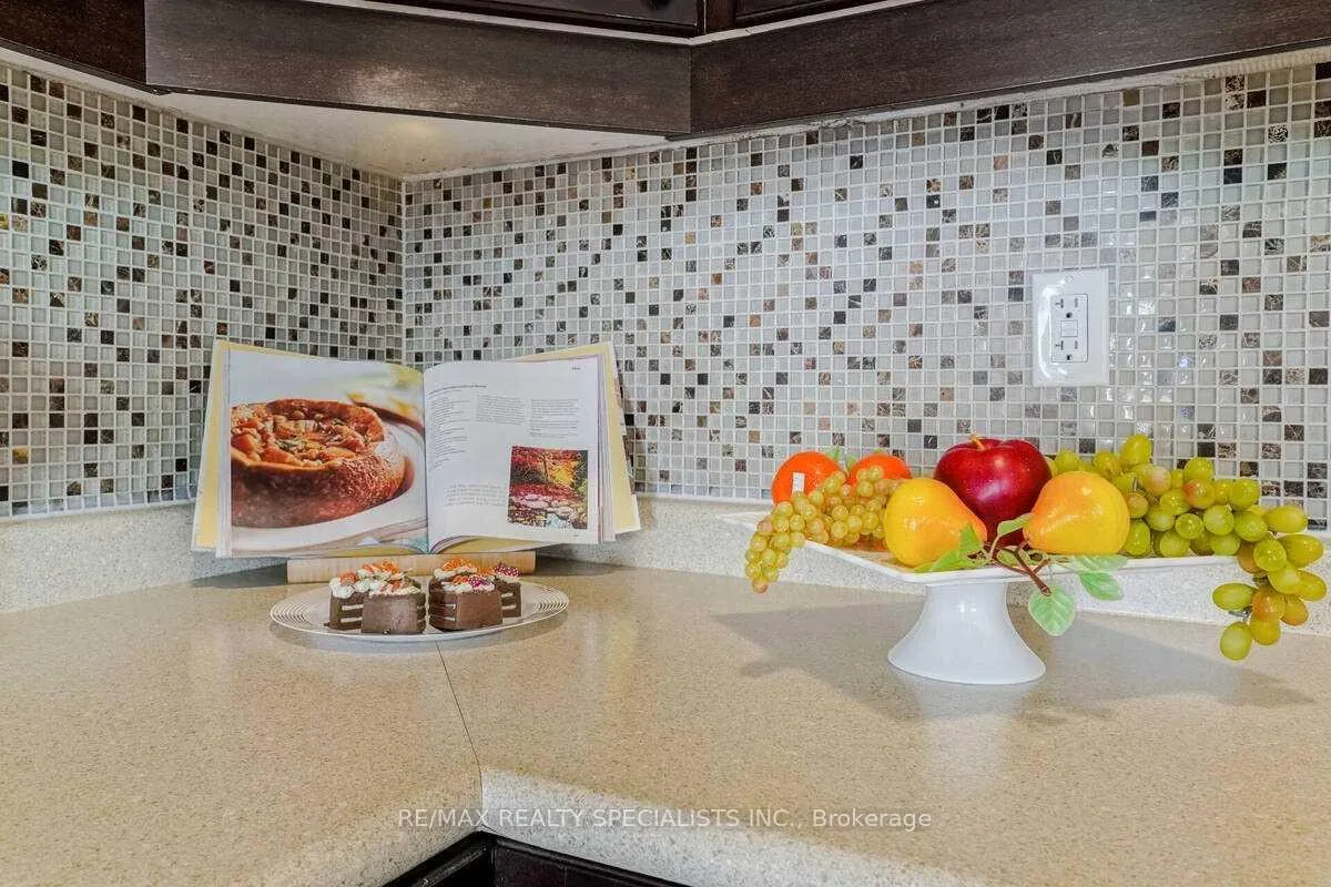 Photo 11 of 475 Zuest Crescent, Milton, Willmott — HOMEH