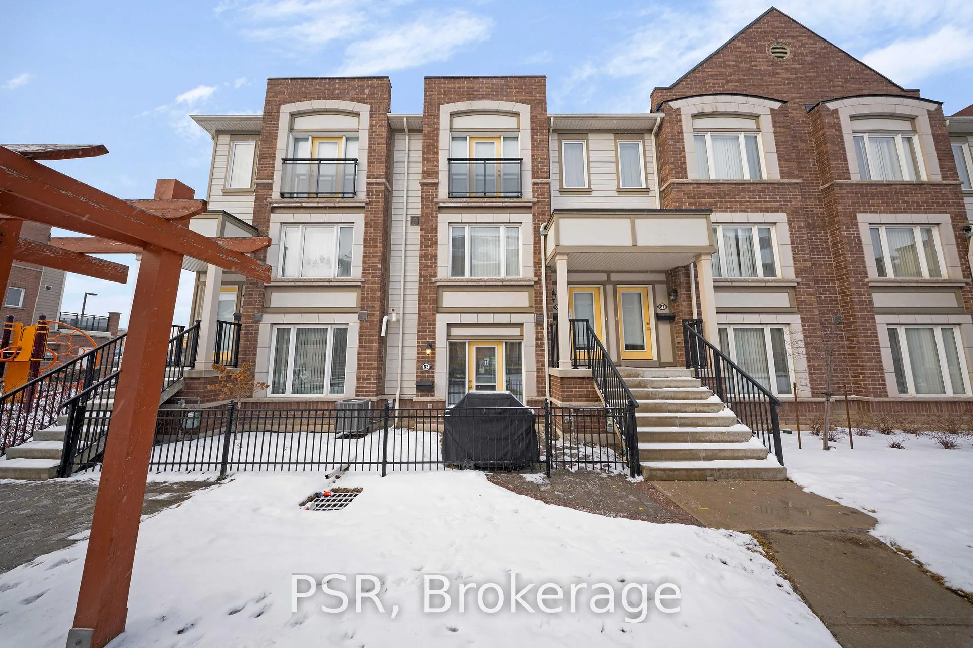 Photo 3 of 83 Burton Howard Drive, Aurora, Bayview Northeast — HOMEH