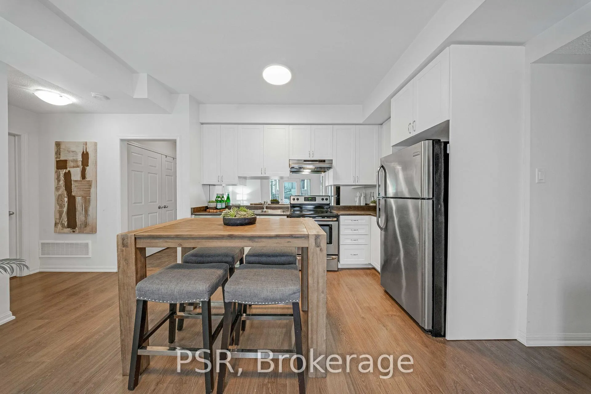 Photo 10 of 83 Burton Howard Drive, Aurora, Bayview Northeast — HOMEH
