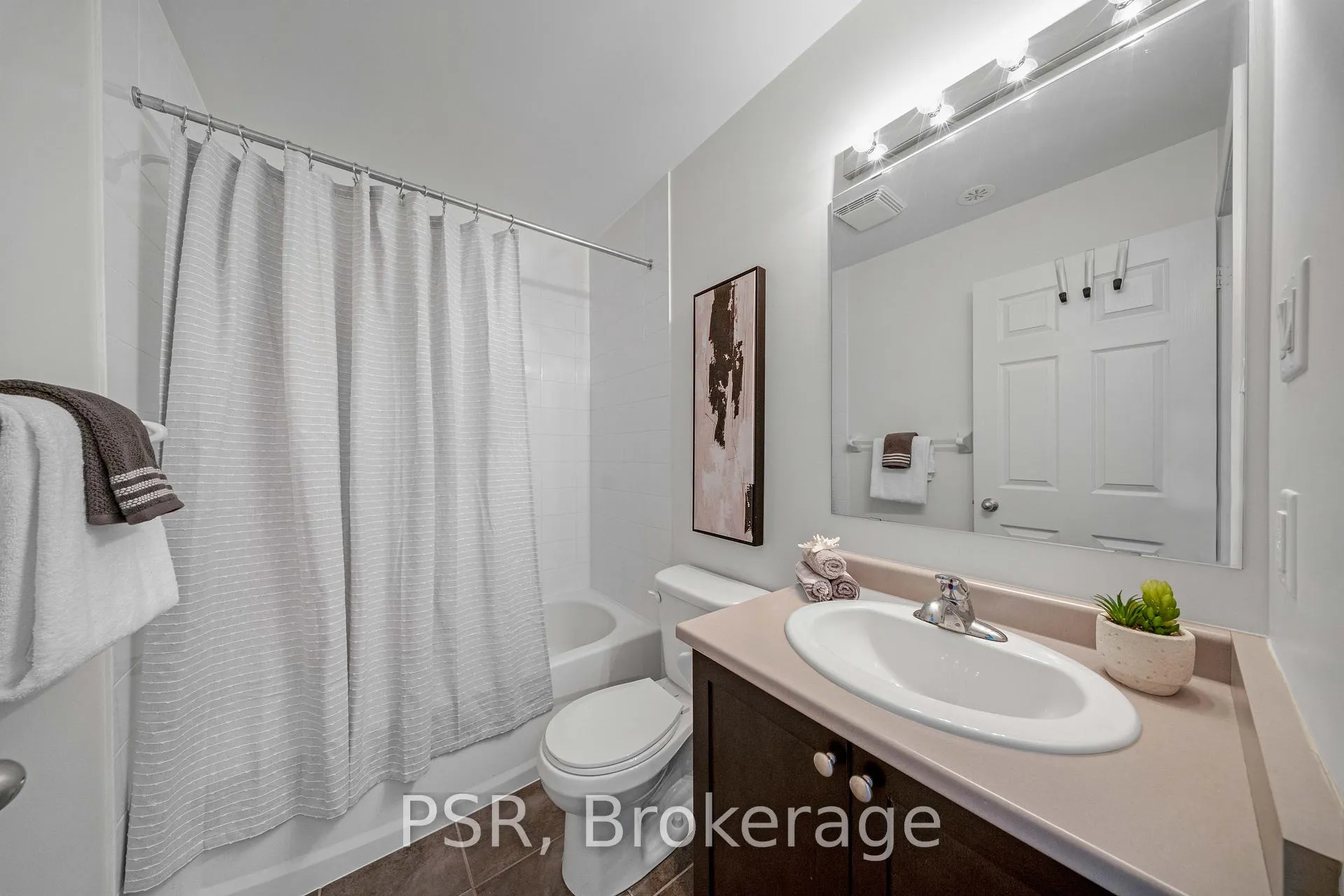 Photo 19 of 83 Burton Howard Drive, Aurora, Bayview Northeast — HOMEH