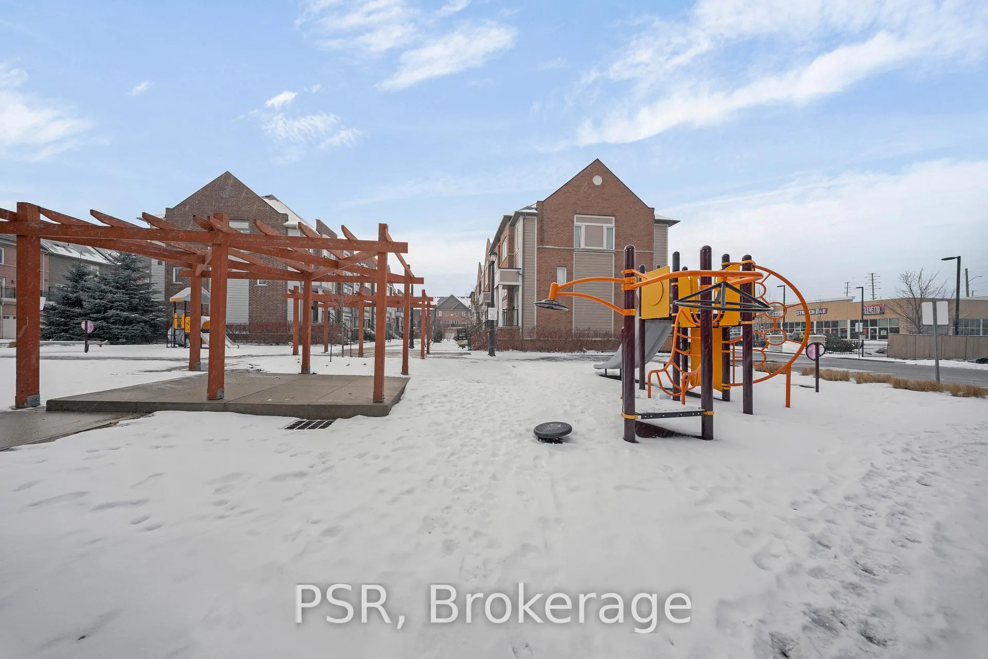 Photo 24 of 83 Burton Howard Drive, Aurora, Bayview Northeast — HOMEH