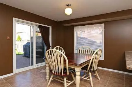 Photo 9 of 20 Neill Avenue, Whitby, Rolling Acres — HOMEH
