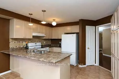 Photo 17 of 20 Neill Avenue, Whitby, Rolling Acres — HOMEH