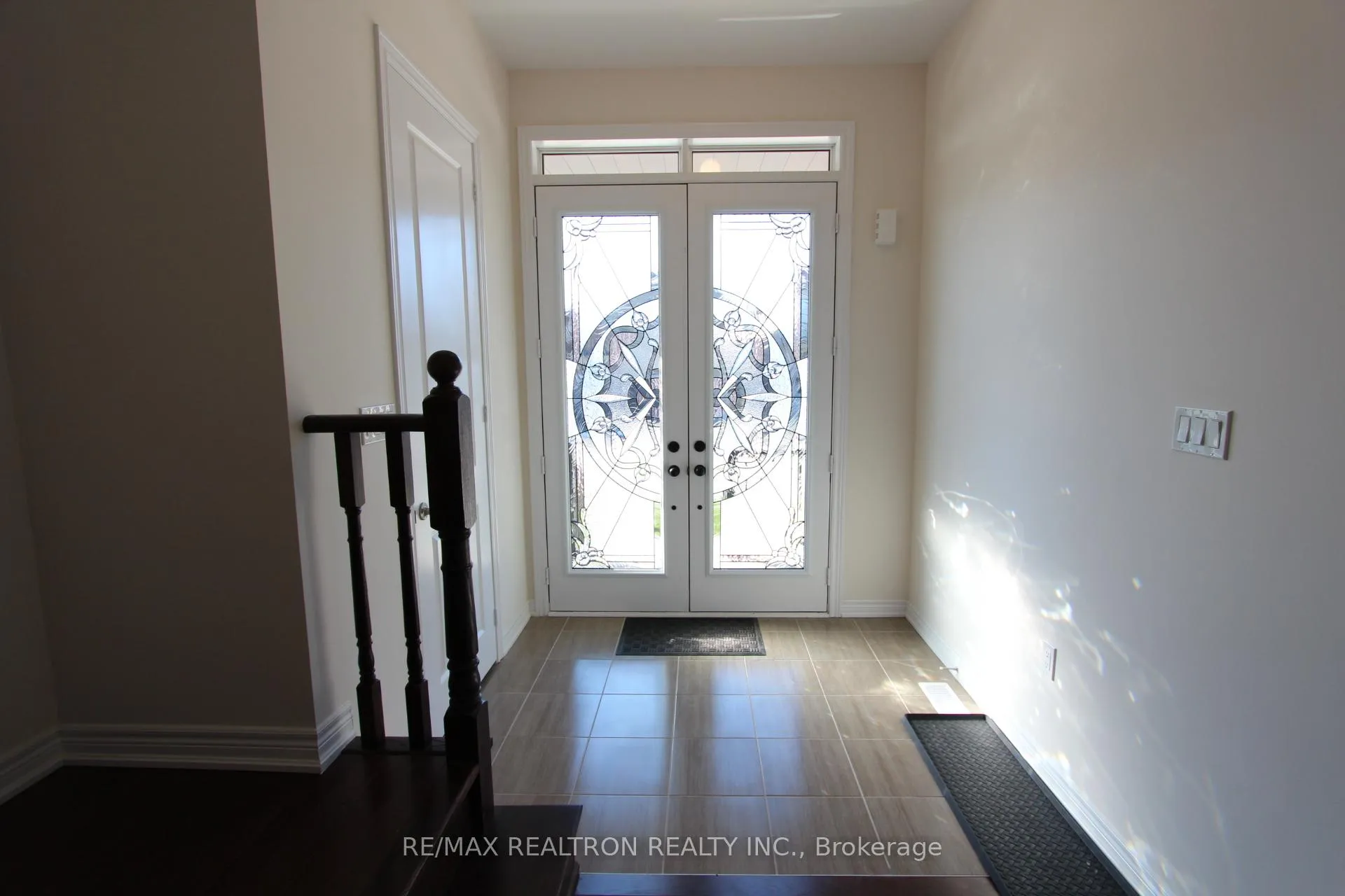 Photo 3 of 2105 Coppermine Street, Oshawa, Kedron — HOMEH