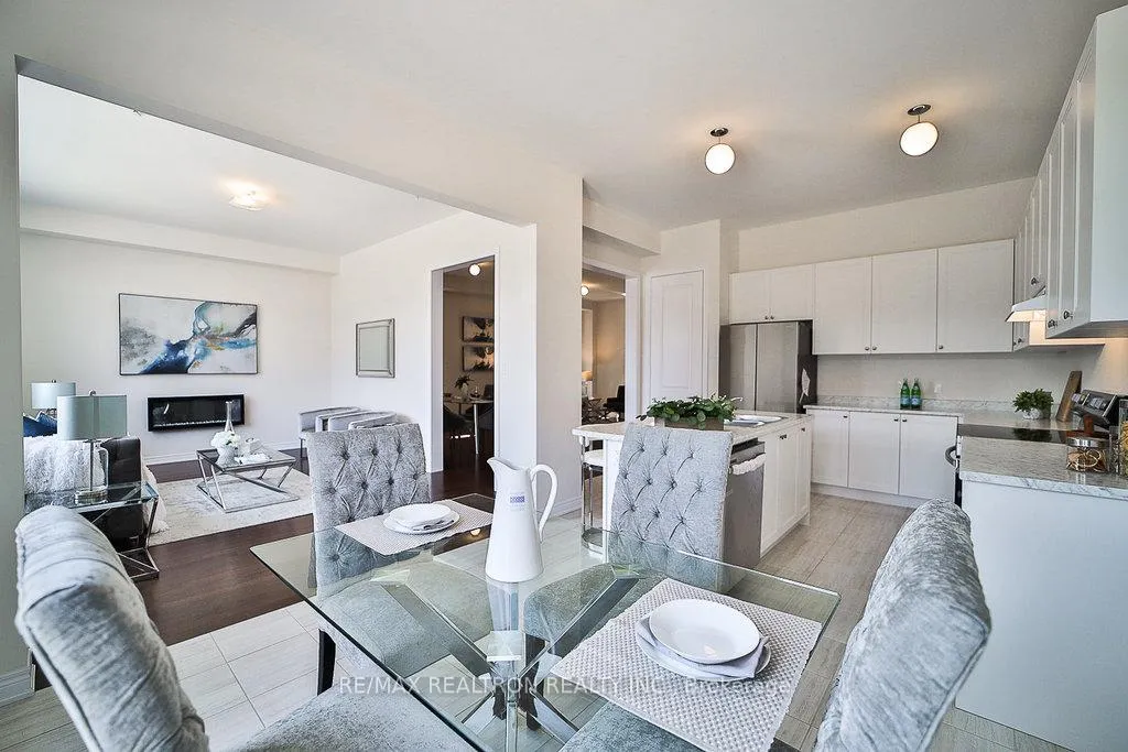 Photo 10 of 2105 Coppermine Street, Oshawa, Kedron — HOMEH