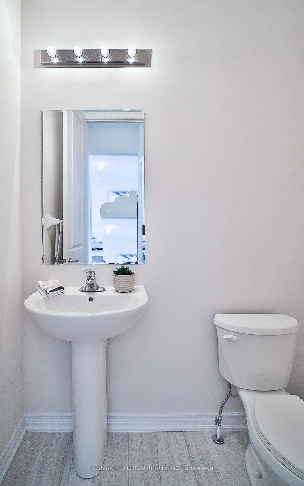 Photo 13 of 2105 Coppermine Street, Oshawa, Kedron — HOMEH