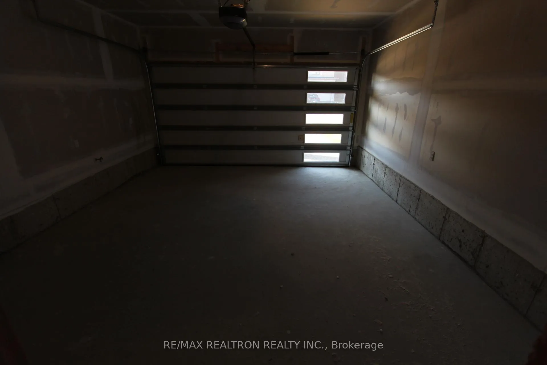 Photo 26 of 2105 Coppermine Street, Oshawa, Kedron — HOMEH