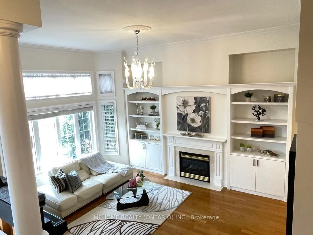 Photo 4 of 190 Legends Way, Markham, Unionville — HOMEH