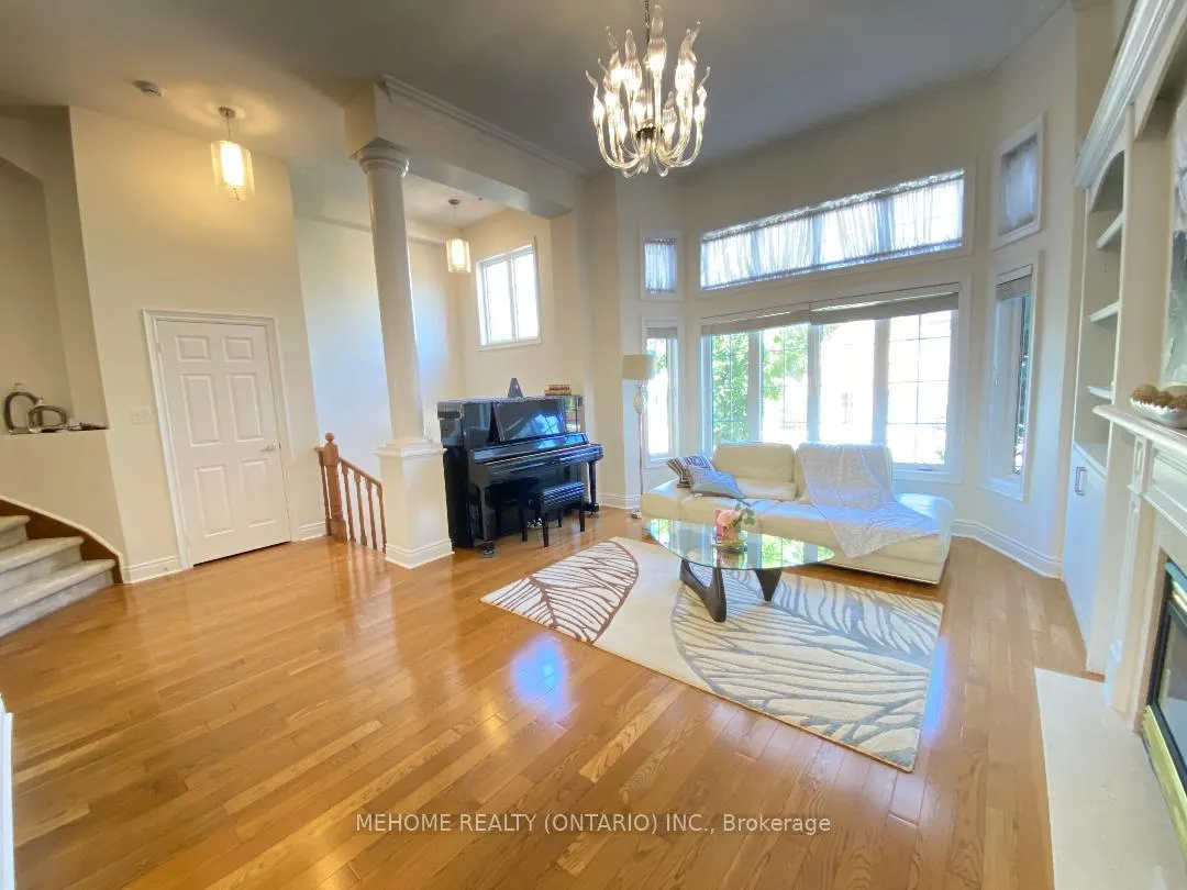 Photo 5 of 190 Legends Way, Markham, Unionville — HOMEH