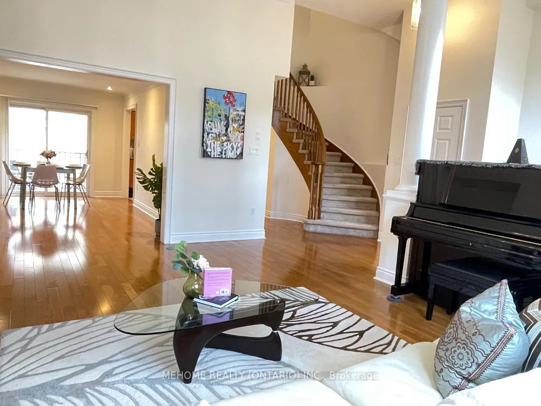 Photo 6 of 190 Legends Way, Markham, Unionville — HOMEH