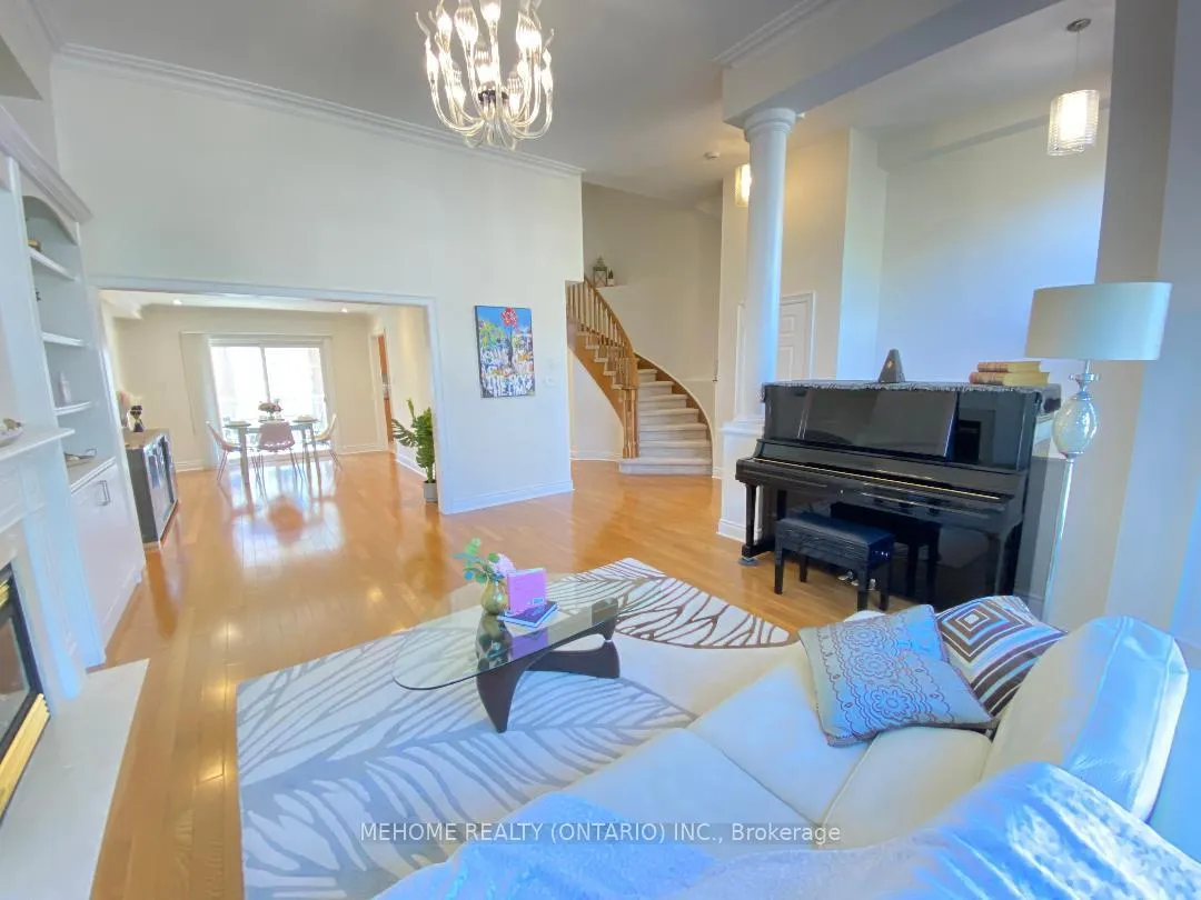 Photo 7 of 190 Legends Way, Markham, Unionville — HOMEH