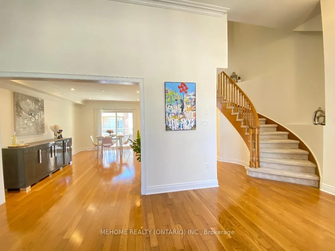 Photo 10 of 190 Legends Way, Markham, Unionville — HOMEH
