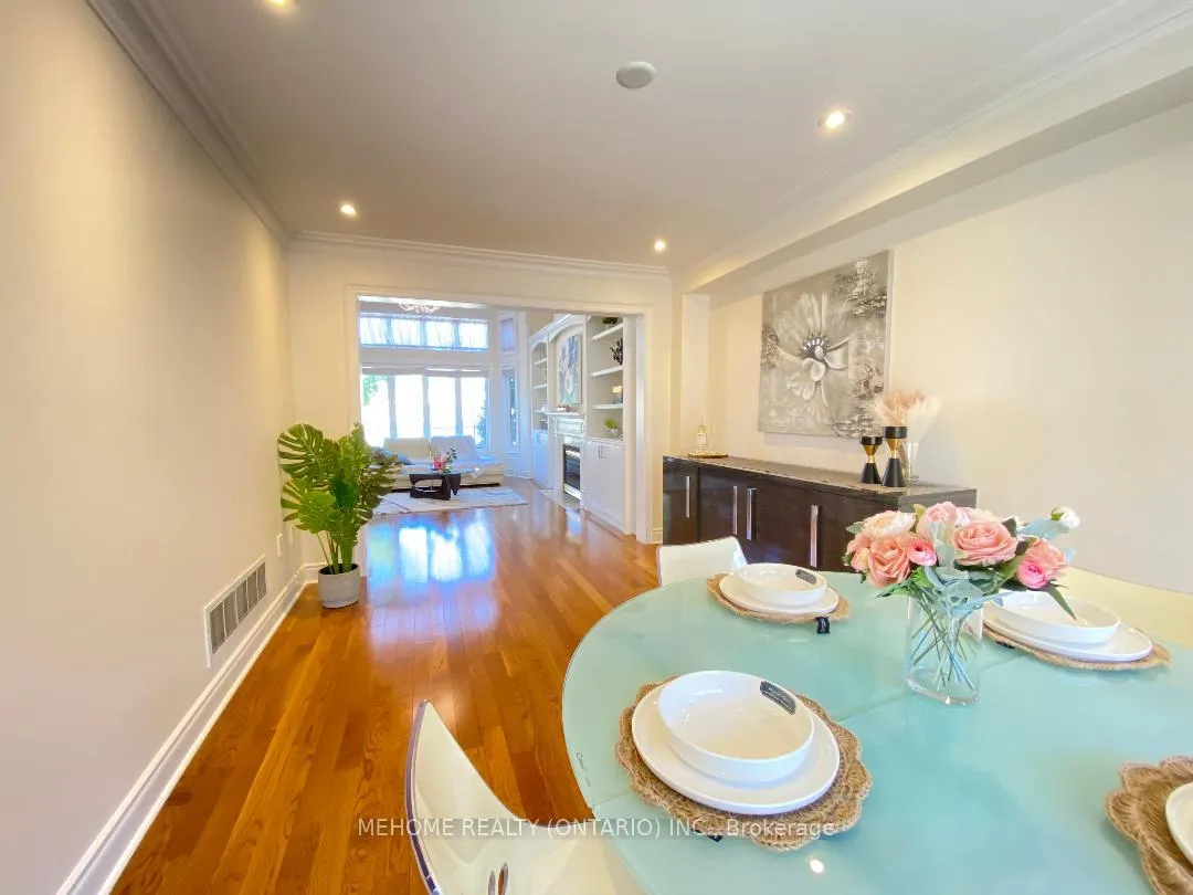 Photo 11 of 190 Legends Way, Markham, Unionville — HOMEH