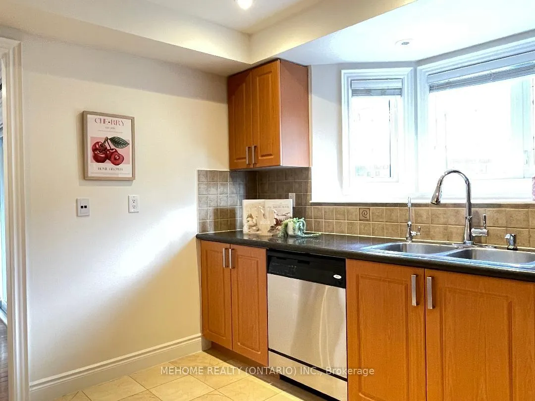 Photo 15 of 190 Legends Way, Markham, Unionville — HOMEH