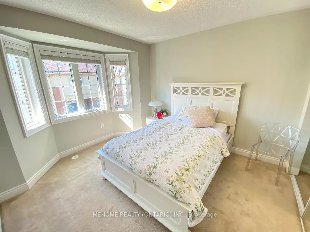 Photo 25 of 190 Legends Way, Markham, Unionville — HOMEH