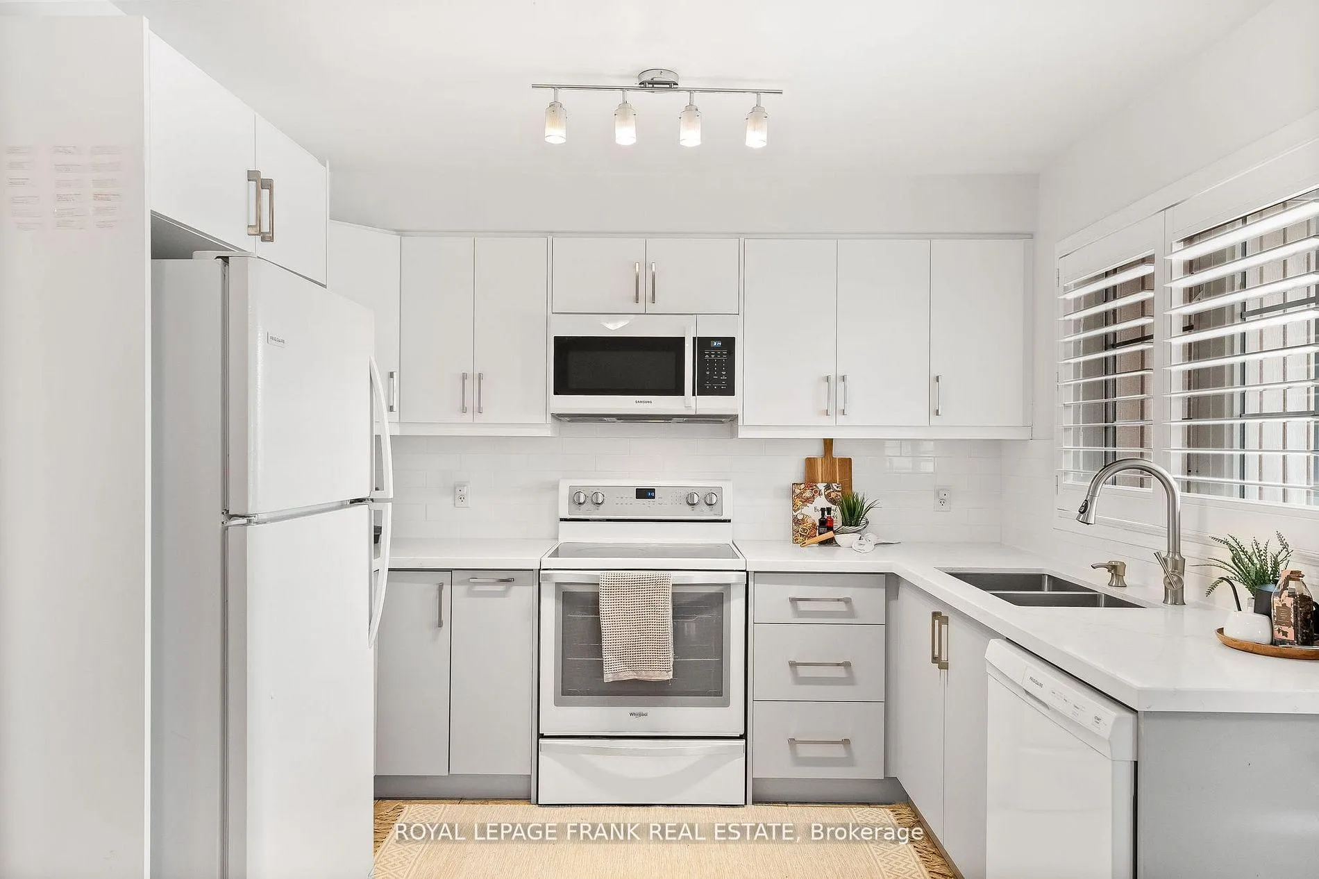 Photo 12 of 65 Sprucedale Way, Whitby, Pringle Creek — HOMEH
