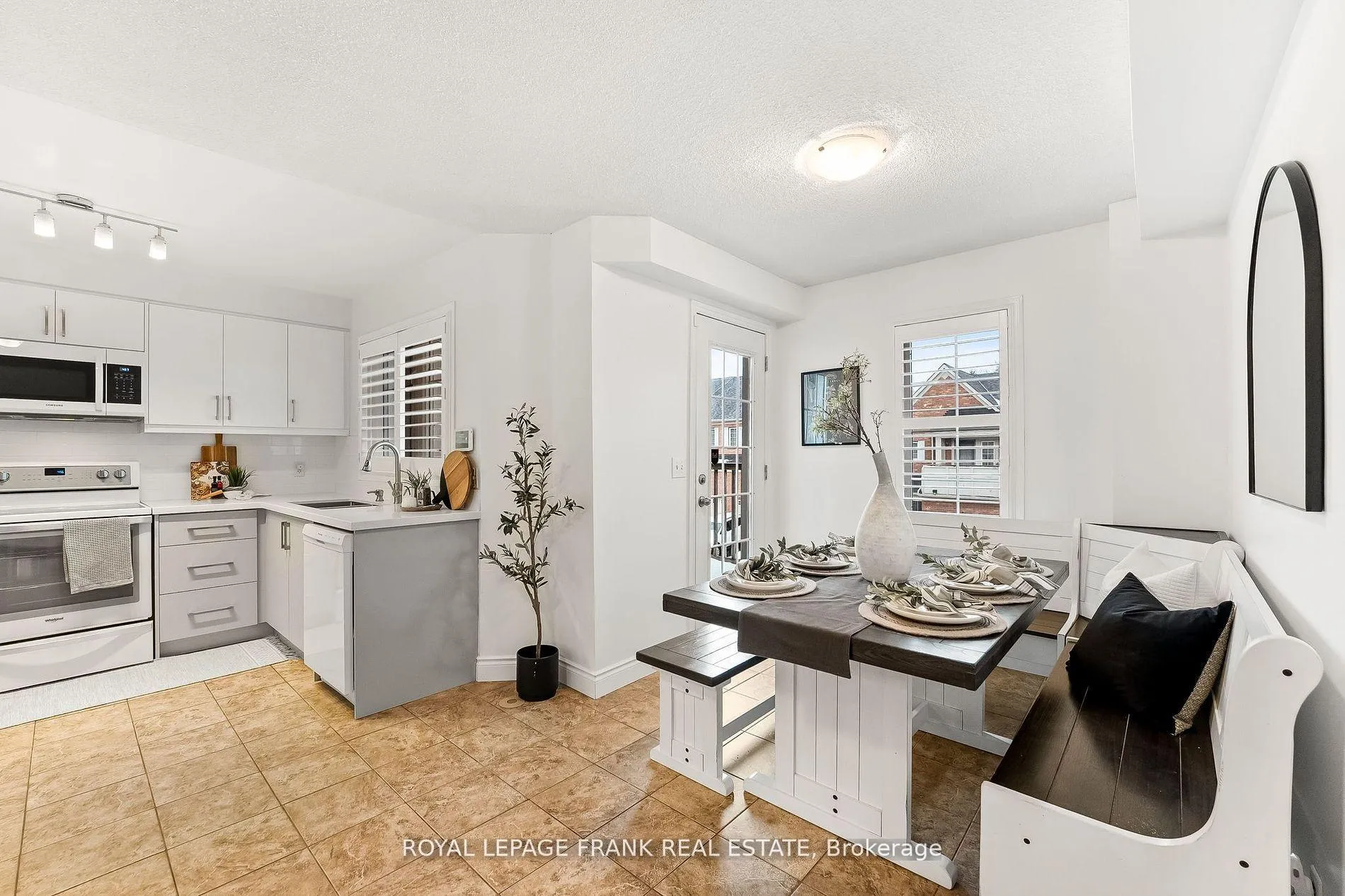 Photo 14 of 65 Sprucedale Way, Whitby, Pringle Creek — HOMEH