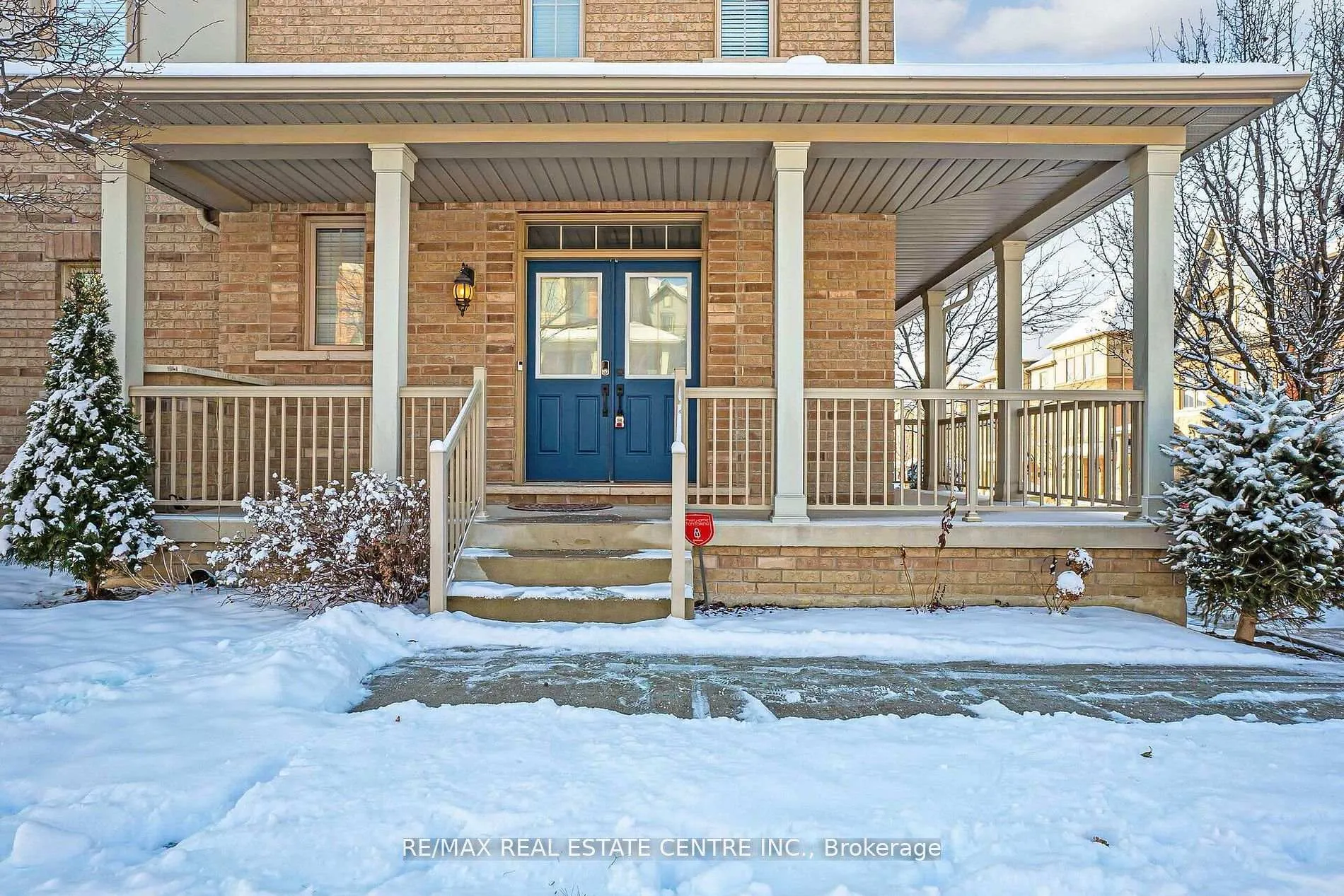 Photo 4 of 27 Cedar Lake Crescent, Brampton, Bram West — HOMEH