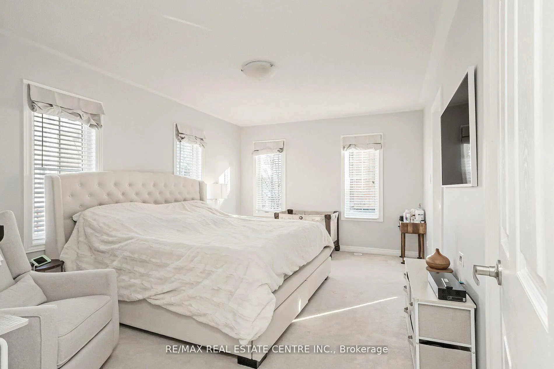 Photo 21 of 27 Cedar Lake Crescent, Brampton, Bram West — HOMEH