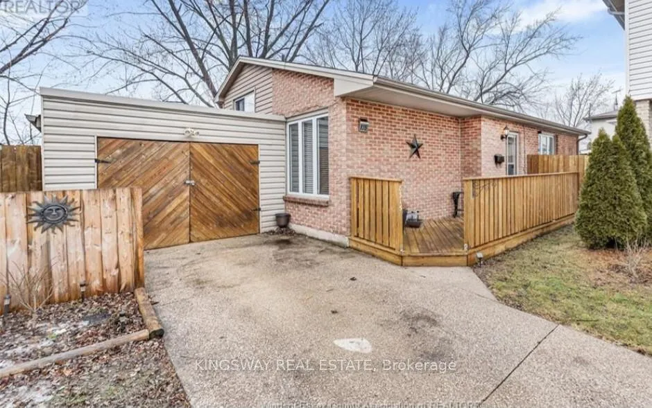 Front of 8315 East Moor Court
