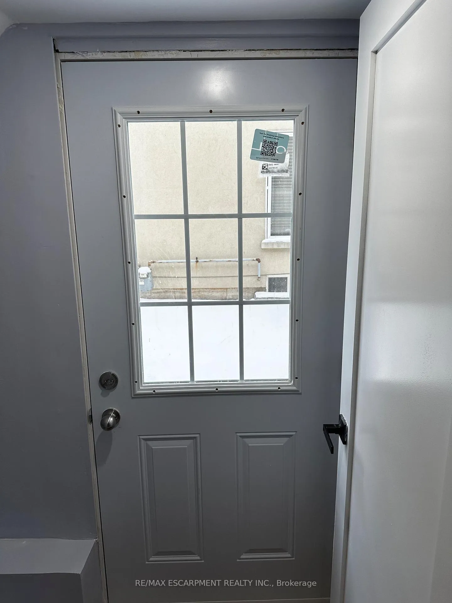 Photo 4 of 560 Stonehenge Drive, Hamilton, Meadowlands — HOMEH