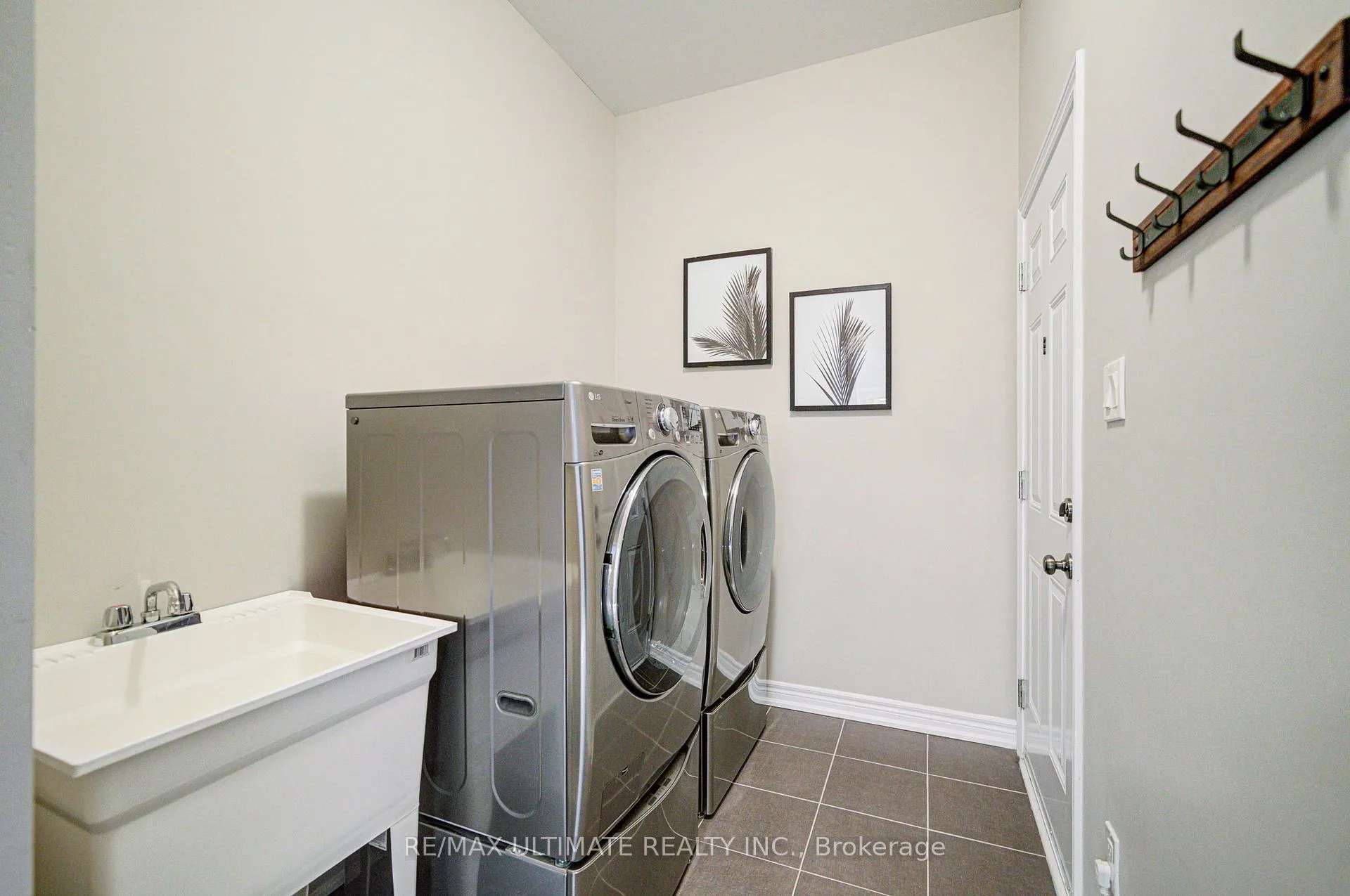 Photo 23 of 53 Amarillo Road, Brampton, Sandringham-Wellington — HOMEH