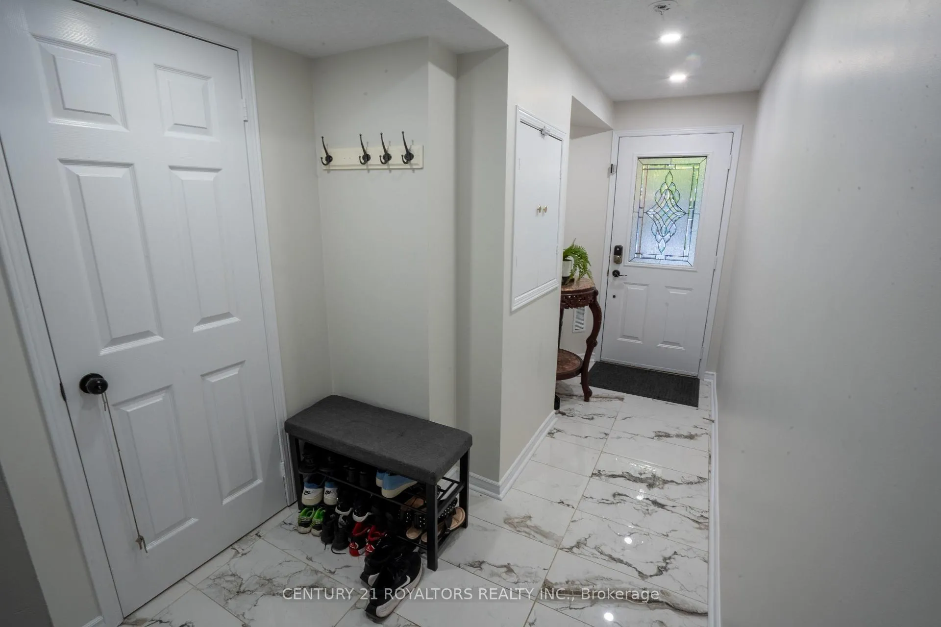 Photo 4 of 28 Spadina Road, Brampton, Brampton East — HOMEH
