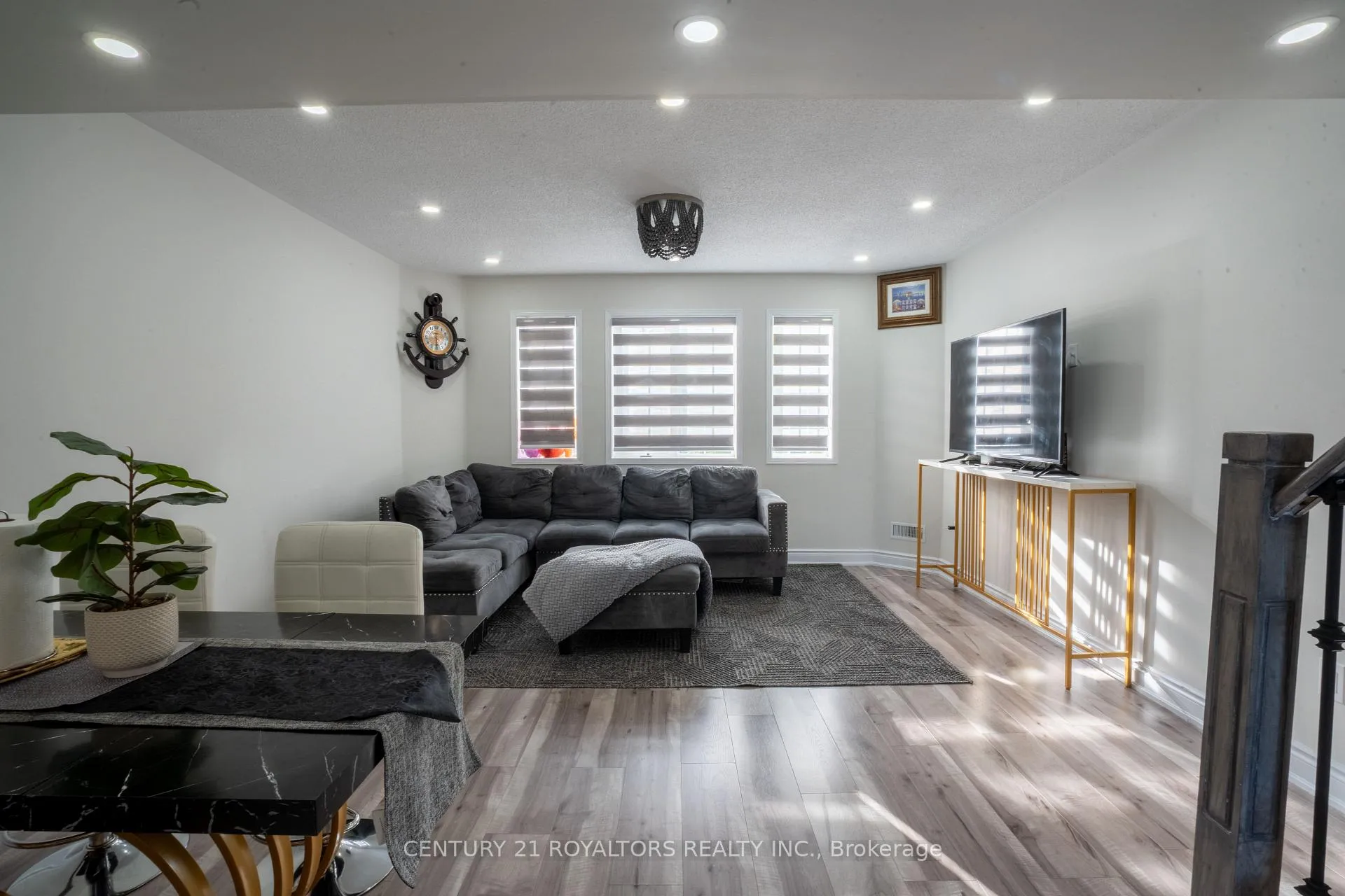 Photo 9 of 28 Spadina Road, Brampton, Brampton East — HOMEH