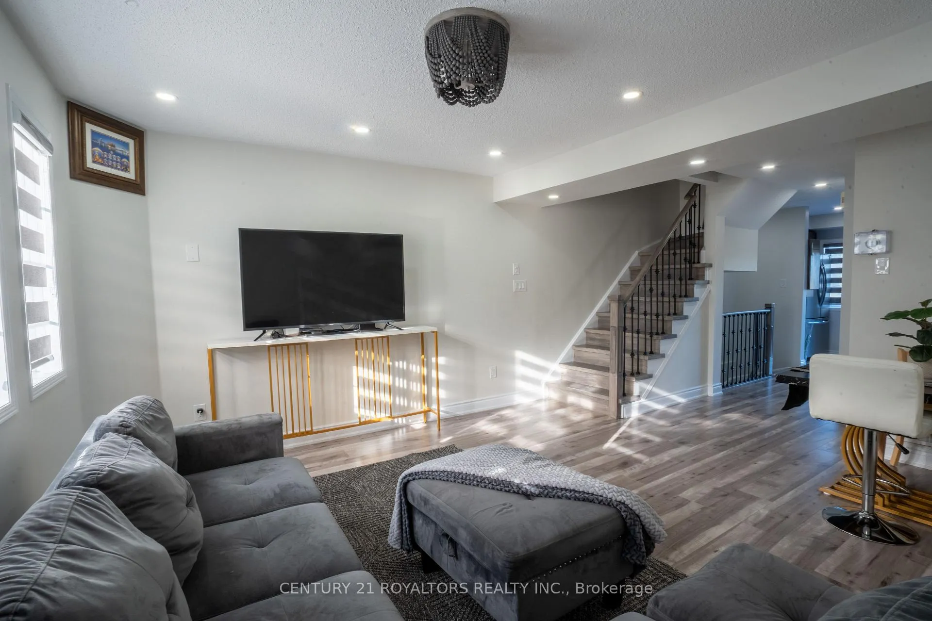 Photo 10 of 28 Spadina Road, Brampton, Brampton East — HOMEH