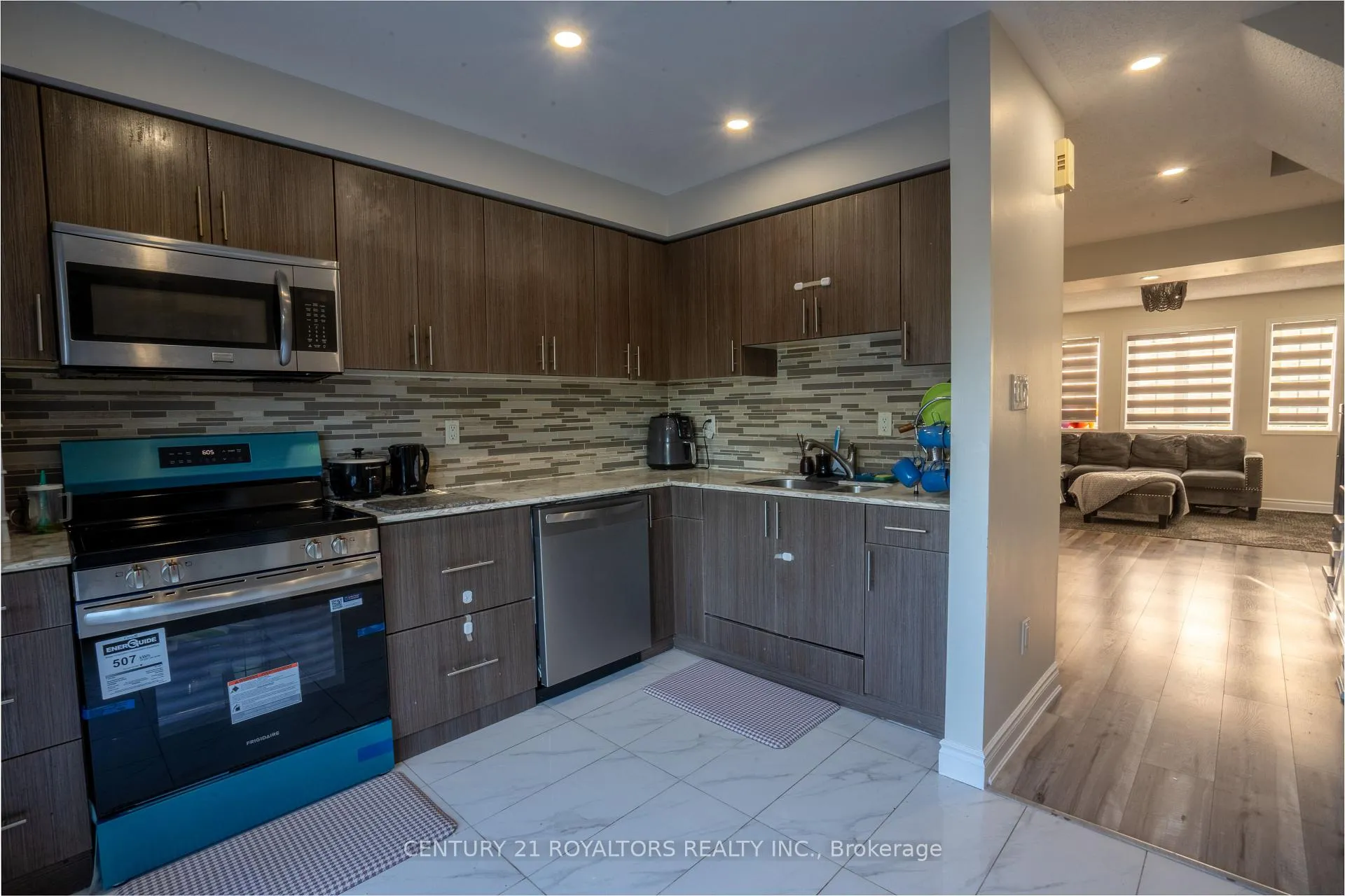 Photo 15 of 28 Spadina Road, Brampton, Brampton East — HOMEH
