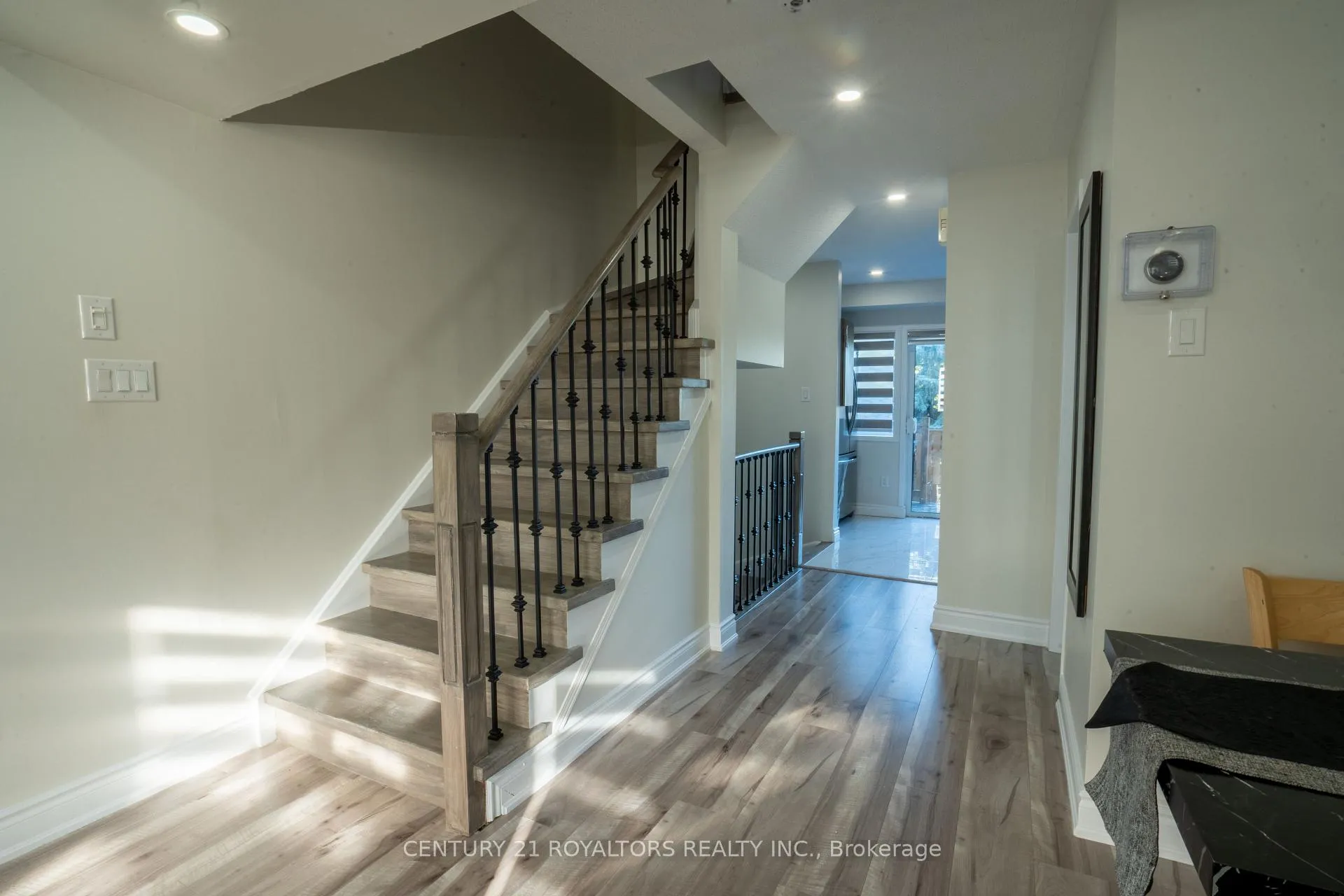 Photo 16 of 28 Spadina Road, Brampton, Brampton East — HOMEH