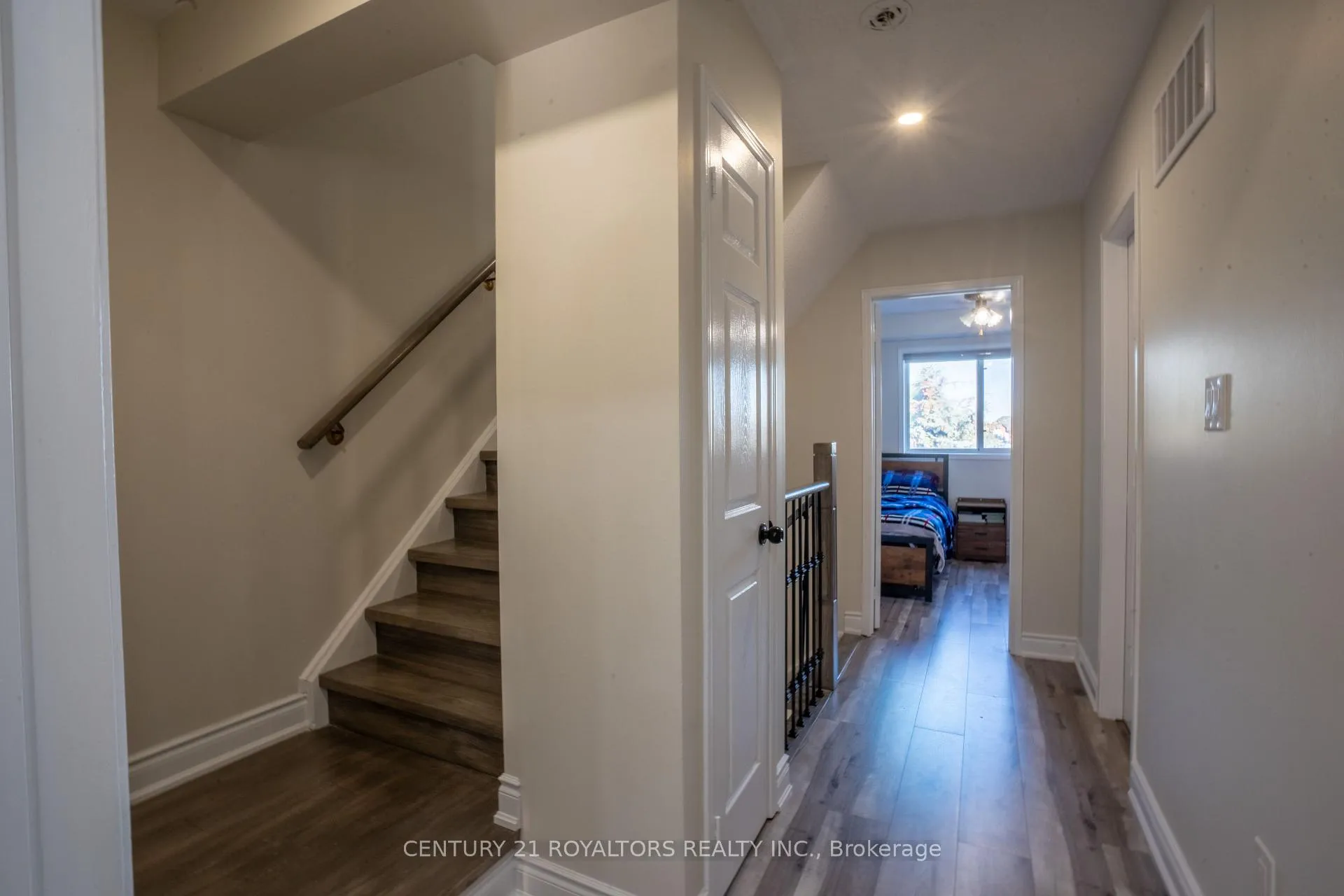 Photo 18 of 28 Spadina Road, Brampton, Brampton East — HOMEH