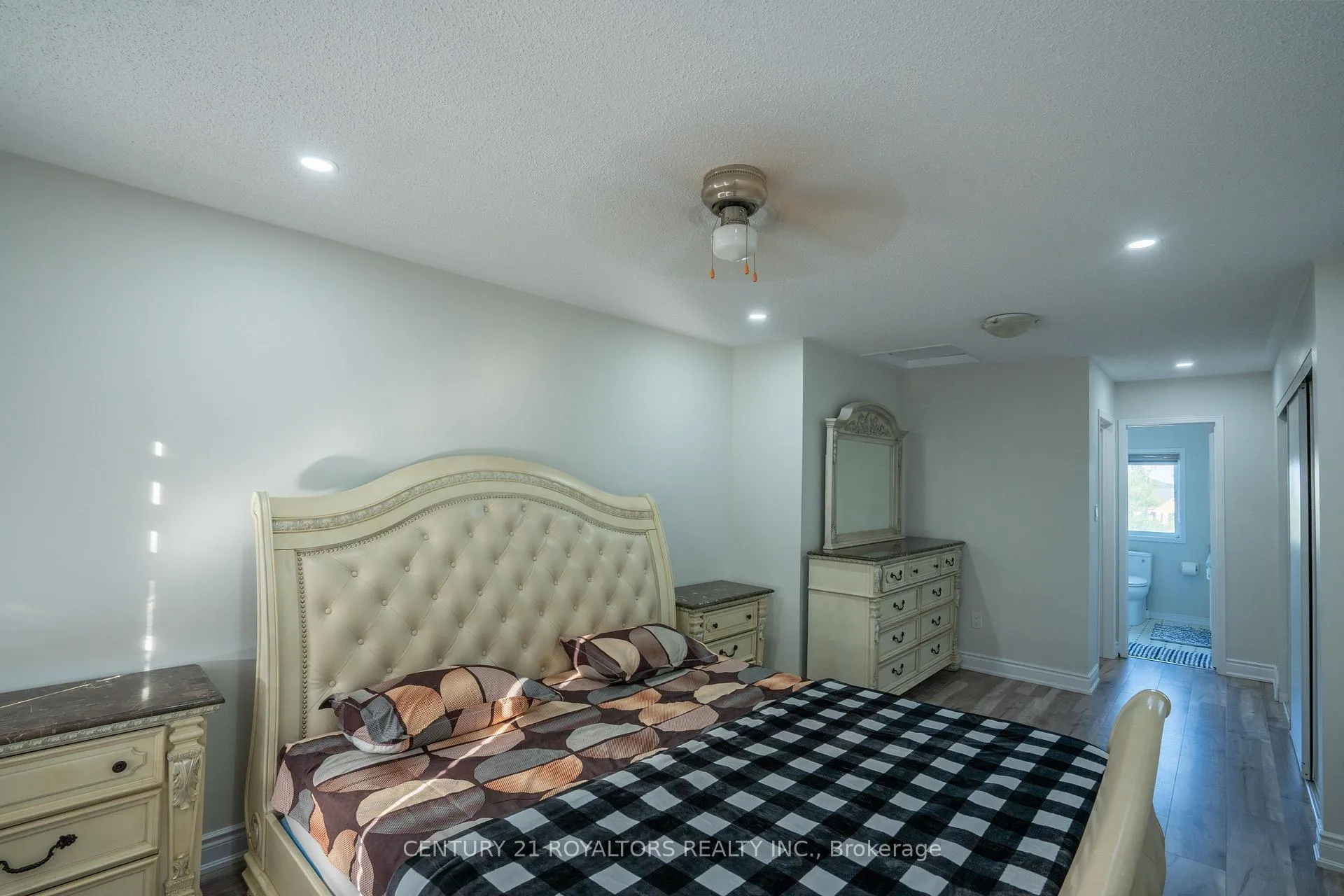 Photo 29 of 28 Spadina Road, Brampton, Brampton East — HOMEH