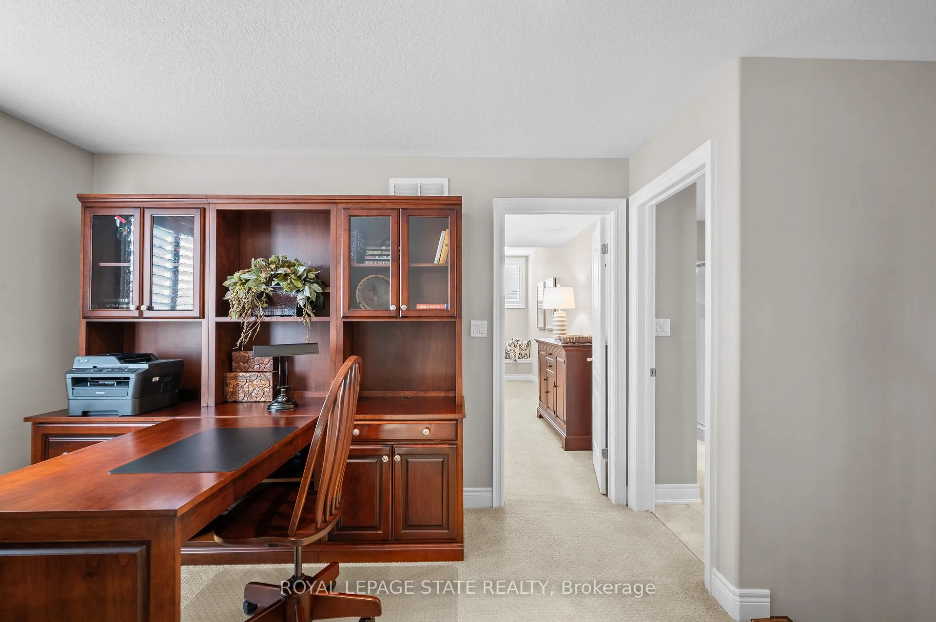 Photo 28 of 36 Toulon Avenue, Hamilton, Ancaster — HOMEH