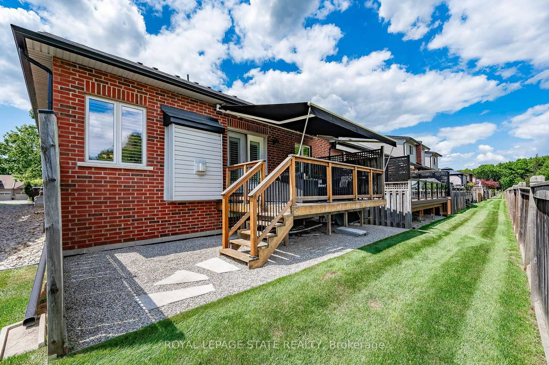 Photo 34 of 36 Toulon Avenue, Hamilton, Ancaster — HOMEH